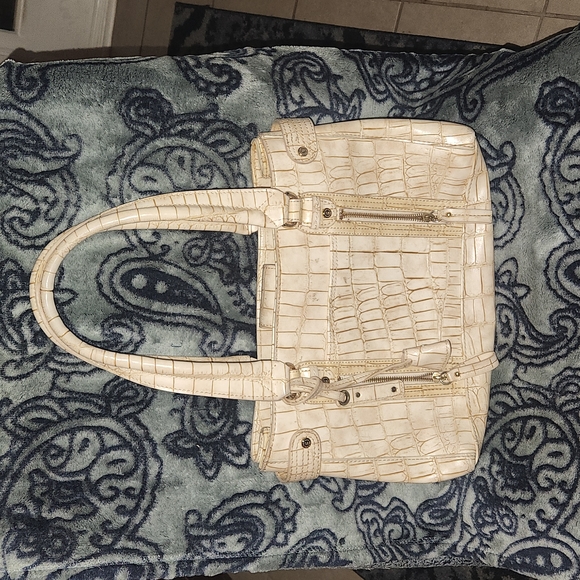 Liz Claiborne white purse with three compartments plus extra pockets. - Picture 1 of 7